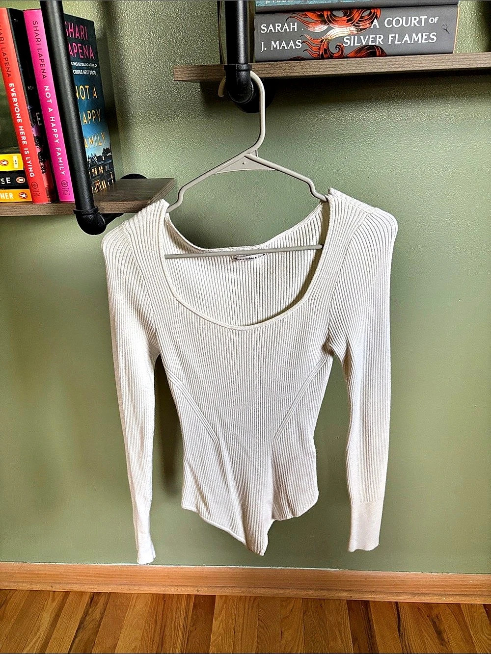 Abercrombie & Fitch Ribbed Long Sleeve Bodysuit in White S